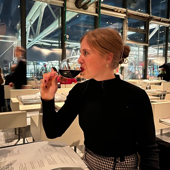 Meet your Posher, Alex - Picture 3 of 3